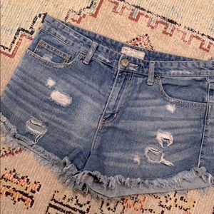 Free People Raw Hem Denim Shorts ✨🌈